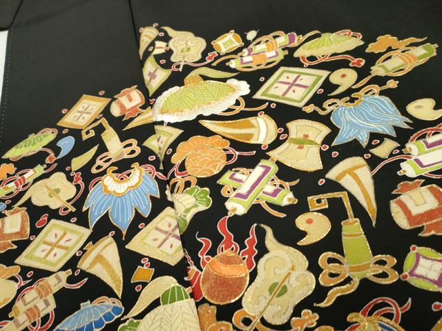 平和屋着物●訪問着 友禅 駒刺繍 宝尽くし 黒地 金彩 正絹 逸品 AABF4279cs