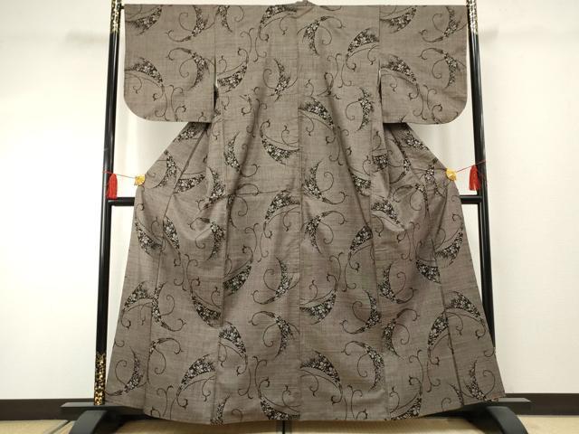 平和屋着物●本場大島紬 泥染め 一元7マルキ 花唐草文 正絹 逸品 AABF4288cs