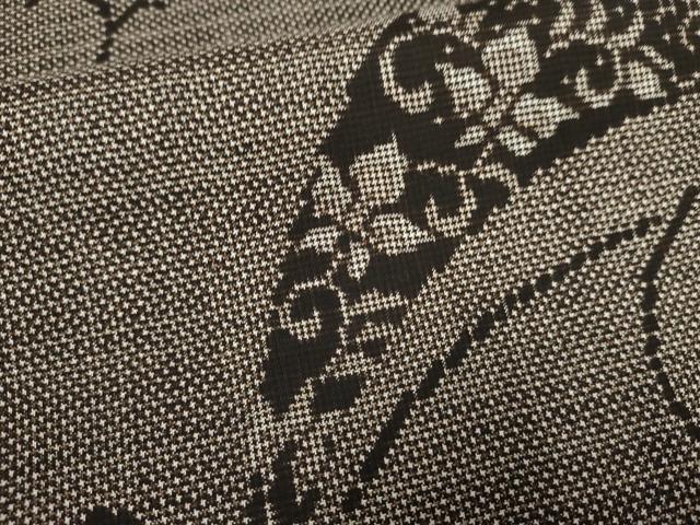 平和屋着物●本場大島紬 泥染め 一元7マルキ 花唐草文 正絹 逸品 AABF4288cs