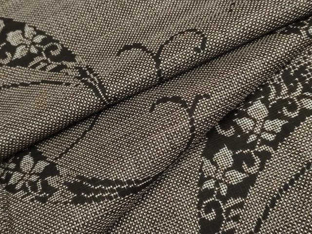 平和屋着物●本場大島紬 泥染め 一元7マルキ 花唐草文 正絹 逸品 AABF4288cs
