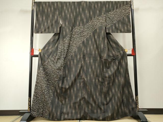 平和屋着物●本場大島紬 染大島 訪問着 マルキ 舞蝶文 黒地 正絹 逸品 AABF4293cs
