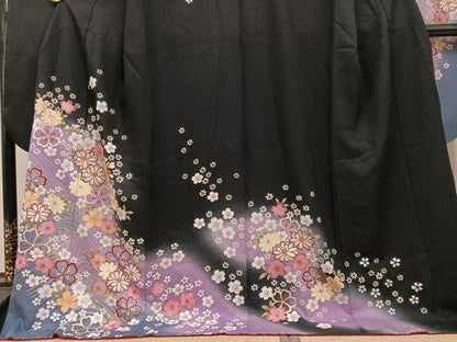 平和屋着物●豪華振袖 舞花文 暈し染め 黒地 金彩 ロング丈 正絹 逸品 AABF4501ph