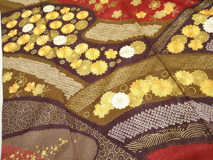 平和屋着物●十日町 名門青柳謹製 振袖・長襦袢(袷)セット 駒刺繍 絞り 舞花文 金彩 長襦袢：半衿刺繍 広衿仕立て 正絹 逸品 AABF5187cs