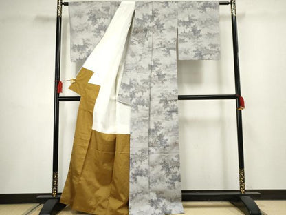 平和屋着物●本場大島紬 白大島 一元7マルキ 総絣 葉尽くし 正絹 逸品 AABF5204cs