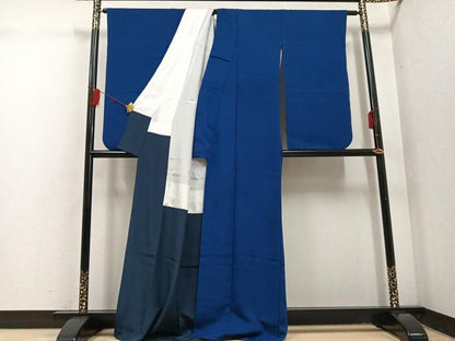 平和屋着物●小振袖 二尺袖 花唐草地紋 留紺色 正絹 逸品 AABF5355ph