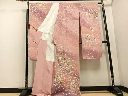 平和屋着物●豪華振袖 駒刺繍 舞花文 暈し染め 金彩 金通し地 正絹 逸品 AABF5390ph