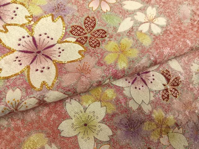 平和屋着物●豪華振袖 駒刺繍 舞花文 暈し染め 金彩 金通し地 正絹 逸品 AABF5390ph