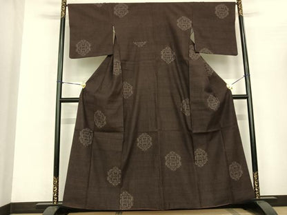 平和屋着物●本場結城紬 重要無形文化財 飛び亀甲 吉祥花文 正絹 逸品 AABF5409fy