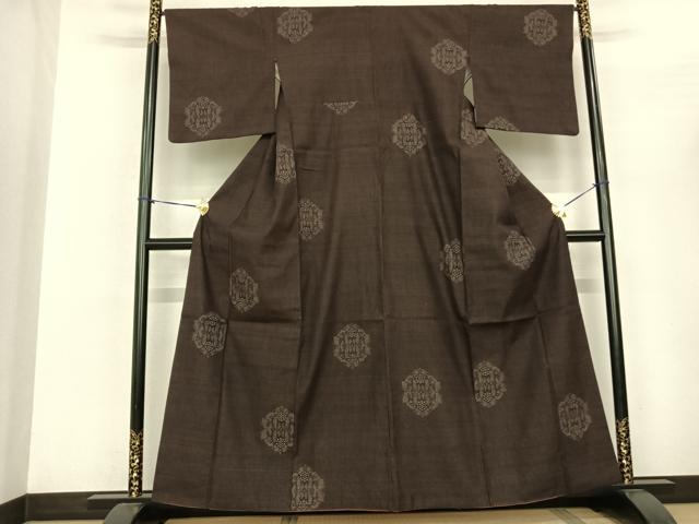 平和屋着物●本場結城紬 重要無形文化財 飛び亀甲 吉祥花文 正絹 逸品 AABF5409fy