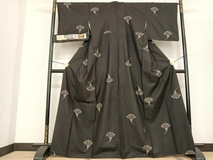 平和屋着物●本場大島紬 カタス9マルキ 泥染め 手織 地空き 草花文 黒地 さが美扱い 伊集院理一作 証紙付き 正絹 逸品 AABF5420fy