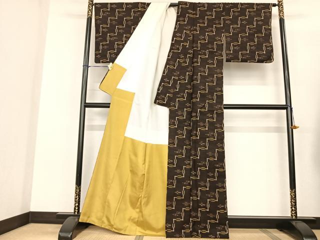 平和屋着物●国指定重要無形文化財 本場久米島紬 手織 琉球絣 正絹 逸品 AABF5425fy