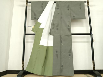 平和屋着物●本場大島紬 カタス9マルキ 草木色泥染 初恋花 株式会社大山謹製 証紙付き 正絹 逸品 AABF5470fy
