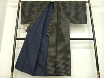 平和屋着物●男性 紬 十字絣 黒地 正絹 逸品 AABF5524fy