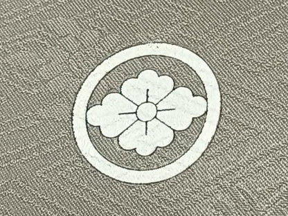 平和屋着物●洗える最高級着物 ＜英＞はなぶさ謹製 色無地 草花地紋 蕎麦切色 たとう紙付き 洗える着物 AABF5529fy