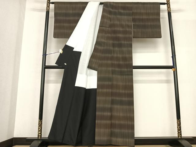 平和屋着物●本塩沢 やまだ織 雪の中のきれ 縞 暈し染め さが美扱い 証紙付き 正絹 逸品 AABF5560fy