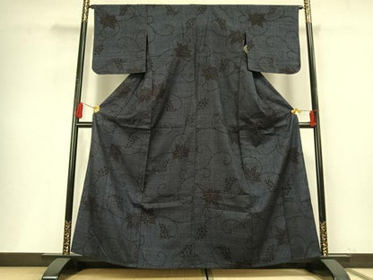 平和屋着物▽本場結城紬 重要無形文化財 単衣 80亀甲 葡萄蔦の葉文 正絹 逸品 AABF5630fy