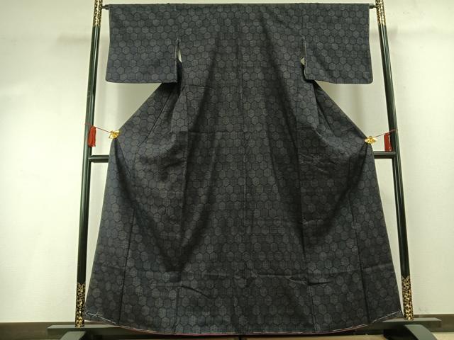 平和屋着物●本場結城紬　重要無形文化財　80亀甲　亀甲文様　正絹　逸品　未使用　AABF5944fy