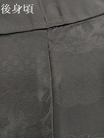 平和屋着物●上質な色無地 松竹梅 煤色 雲重ね地紋 正絹 逸品 AABF6056ph