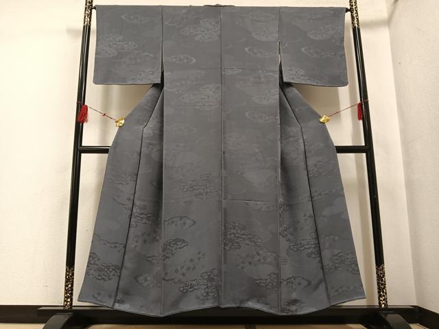 平和屋着物●上質な色無地 松竹梅 煤色 雲重ね地紋 正絹 逸品 AABF6056ph