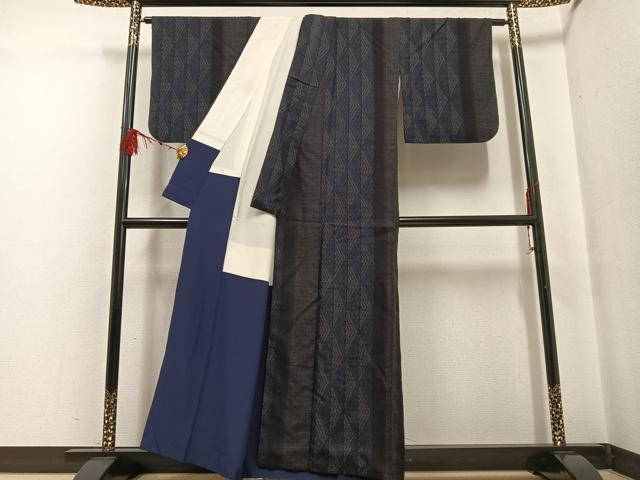 平和屋着物●本場結城紬 重要無形文化財 80亀甲 間道 正絹 逸品 AABF6090ph
