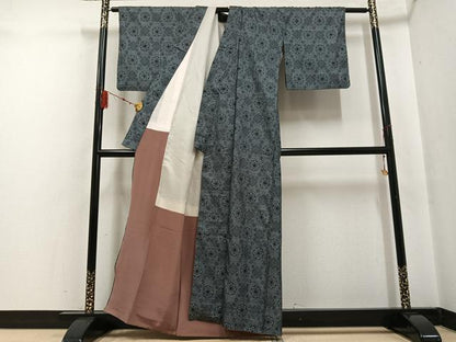 平和屋着物●本場大島紬 割込み絣 舞花文 正絹 逸品 AABF6103ph