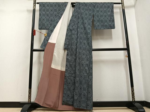 平和屋着物●本場大島紬 割込み絣 舞花文 正絹 逸品 AABF6103ph