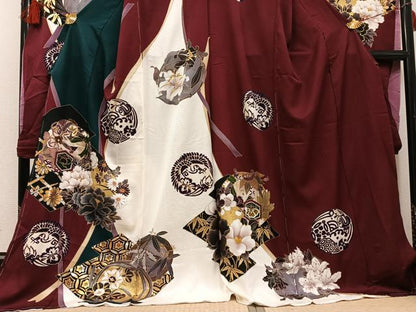 平和屋着物●豪華振袖　刺繍　飛鶴草花文　金彩　仮絵羽　逸品　未使用　AABF6117ph