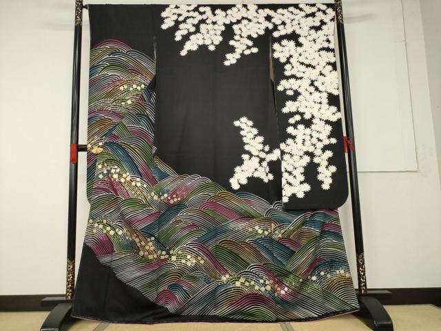平和屋着物●豪華振袖　立波花文　黒地　金彩　正絹　逸品　未使用　AABF6140ck