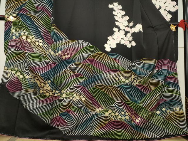 平和屋着物●豪華振袖　立波花文　黒地　金彩　正絹　逸品　未使用　AABF6140ck