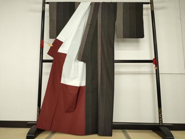 平和屋着物●本場大島紬 純泥染 手織り 一元7マルキ 間道 前田紬工芸 さが美扱い 証紙付き 正絹 逸品 AABF6159ck