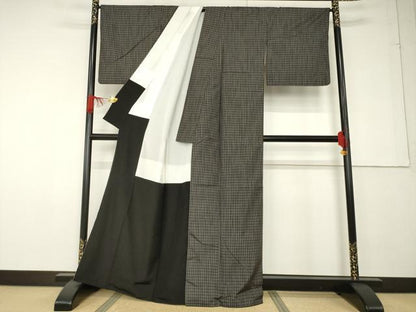 平和屋着物●本場縞大島紬 珊瑚の格子 丸恵謹製 証紙付き 正絹 逸品 AABF6175ck