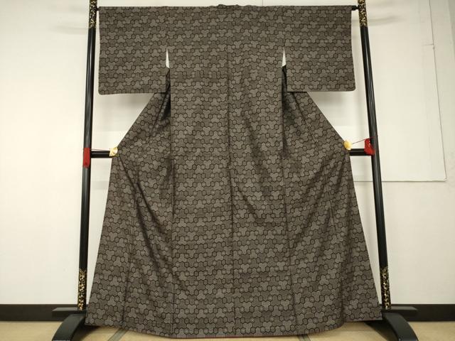 平和屋着物●本場大島紬 毘沙門亀甲 緯総絣 正絹 逸品 AABF6184ck