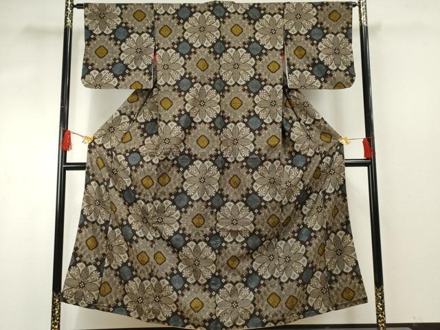 平和屋着物●本場大島紬 龍郷絣 舞花文 正絹 逸品 AABF6583cs