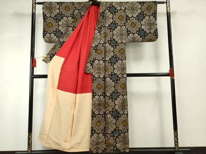 平和屋着物●本場大島紬 龍郷絣 舞花文 正絹 逸品 AABF6583cs