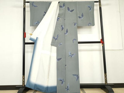 平和屋着物●上質な小紋 藍 型染め 舞蝶文 鬼しぼ縮緬 正絹 逸品 AABF6586cs