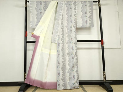 平和屋着物●本場大島紬 白大島 カタス7マルキ 総絣 蔦の葉間道 正絹 逸品 AABF6596cs