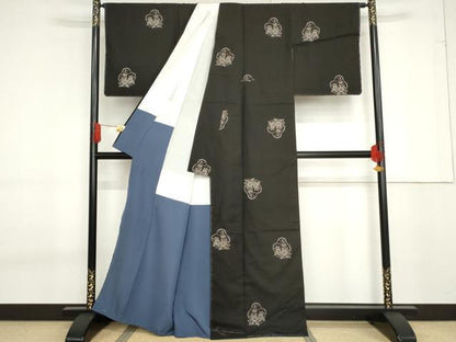 平和屋着物●本場大島紬　地空き　カタス9マルキ　草花文　黒地　正絹　逸品　未使用　AABF6638cs
