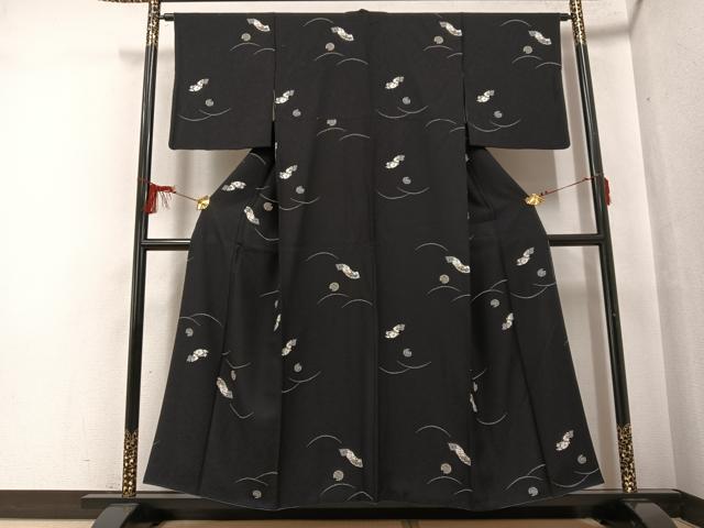 平和屋着物●上質な小紋 雪輪群れ鶴花文 黒地 正絹 逸品 AABF6944ph