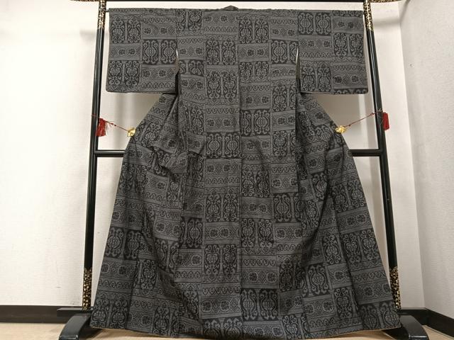 平和屋着物●本場大島紬 カタス7マルキ 花唐草文 正絹 逸品 AABF6967ph