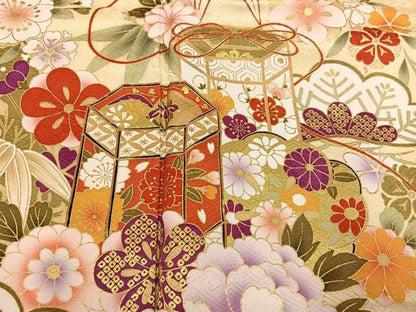 平和屋着物●豪華振袖 駒刺繍 貝桶花文 暈し染め 金彩 正絹 逸品 AABF6991ph
