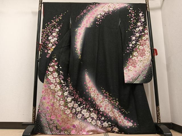 平和屋着物●豪華振袖 舞花文 黒地 金彩 銀通し地 正絹 逸品 AABF6995ph