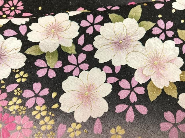 平和屋着物●豪華振袖 舞花文 黒地 金彩 銀通し地 正絹 逸品 AABF6995ph