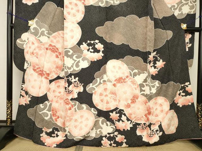 平和屋着物●名門 藤娘きぬたや・総絞り 振袖 源氏車花文 黒地 正絹 逸品 AABF7057ck