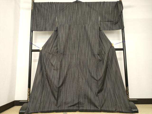 平和屋着物●本場縞大島紬 格子 黒地 ロング丈 正絹 逸品 AABF7077ck