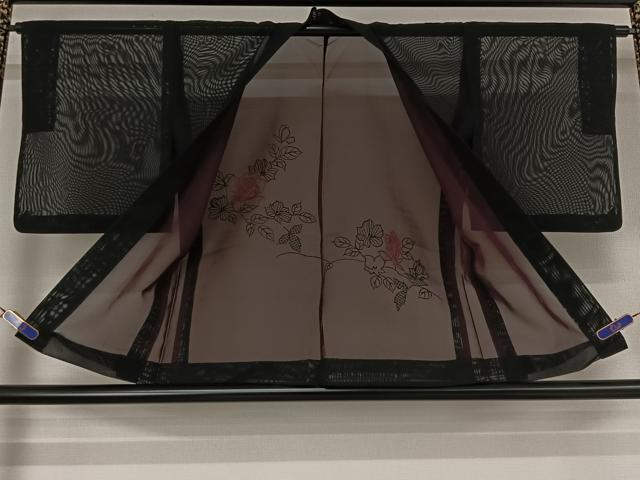 平和屋着物▽羽織 スリーシーズン 春夏秋 塵除け 総刺繍 草花文 黒地 正絹 逸品 AABF7110jh