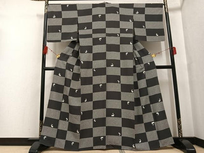 平和屋着物●上質な小紋 市松 兎 胴抜き仕立て 正絹 逸品 AABF8093ph