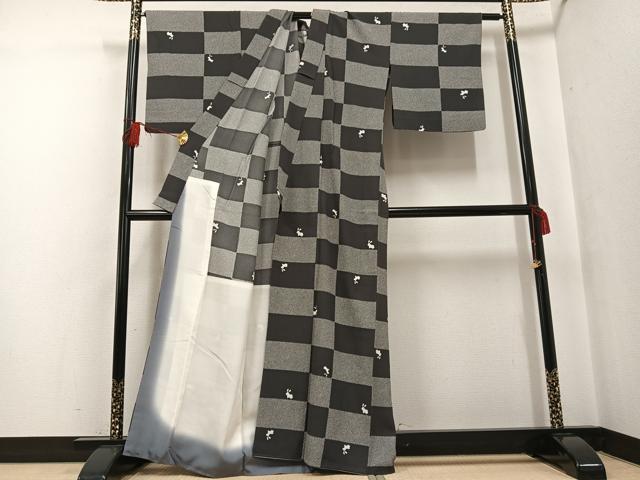 平和屋着物●上質な小紋 市松 兎 胴抜き仕立て 正絹 逸品 AABF8093ph