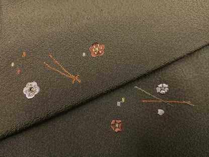 平和屋着物●上質な小紋 刺繍 梅芝文 正絹 逸品 未使用 AABF8095ph