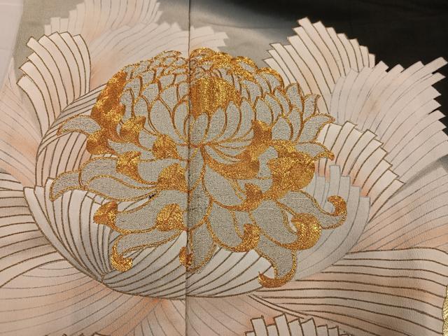 平和屋着物●豪華黒留袖 駒刺繍 舞花文 暈し染め 金彩 正絹 逸品 AABF8118ph
