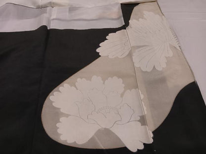 平和屋着物●豪華黒留袖 駒刺繍 舞花文 暈し染め 金彩 正絹 逸品 AABF8118ph